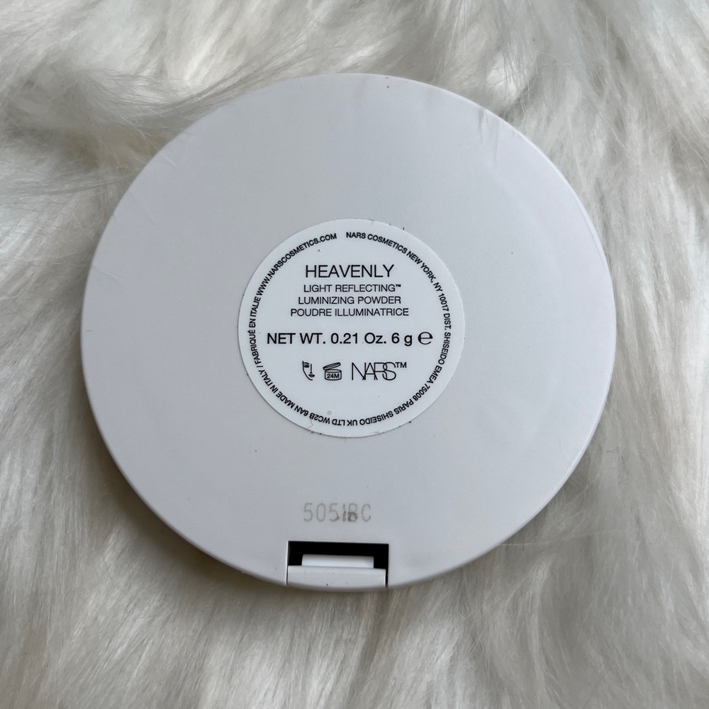 NARS Light Reflecting Luminizing Powder - Heavenly - Picture 2 of 4